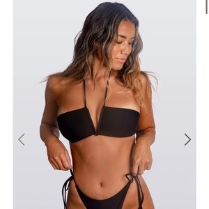 SOLD 🖤 Skatie Luli swim top in black